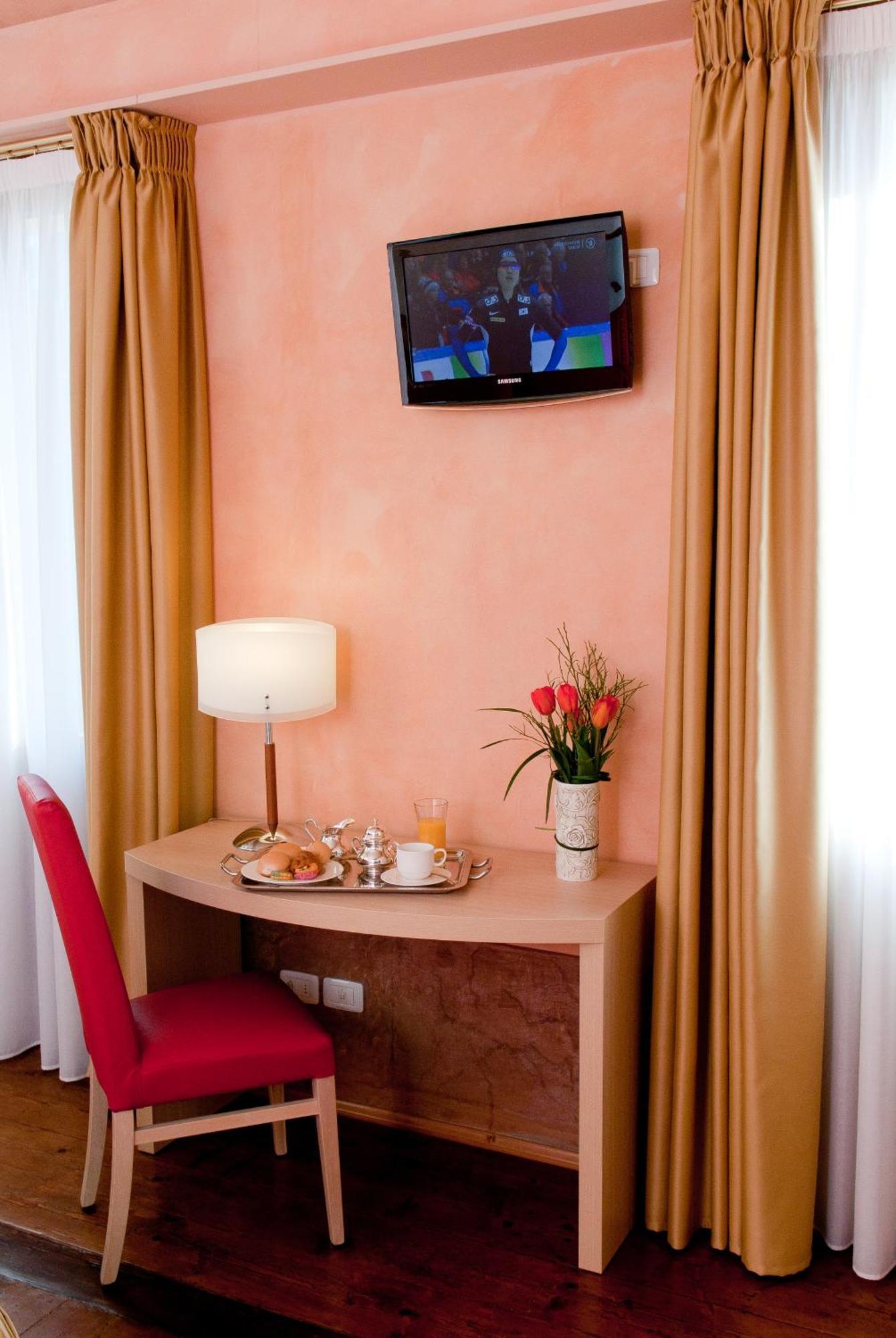 Hotel Villa Maternini 바졸라 객실 사진