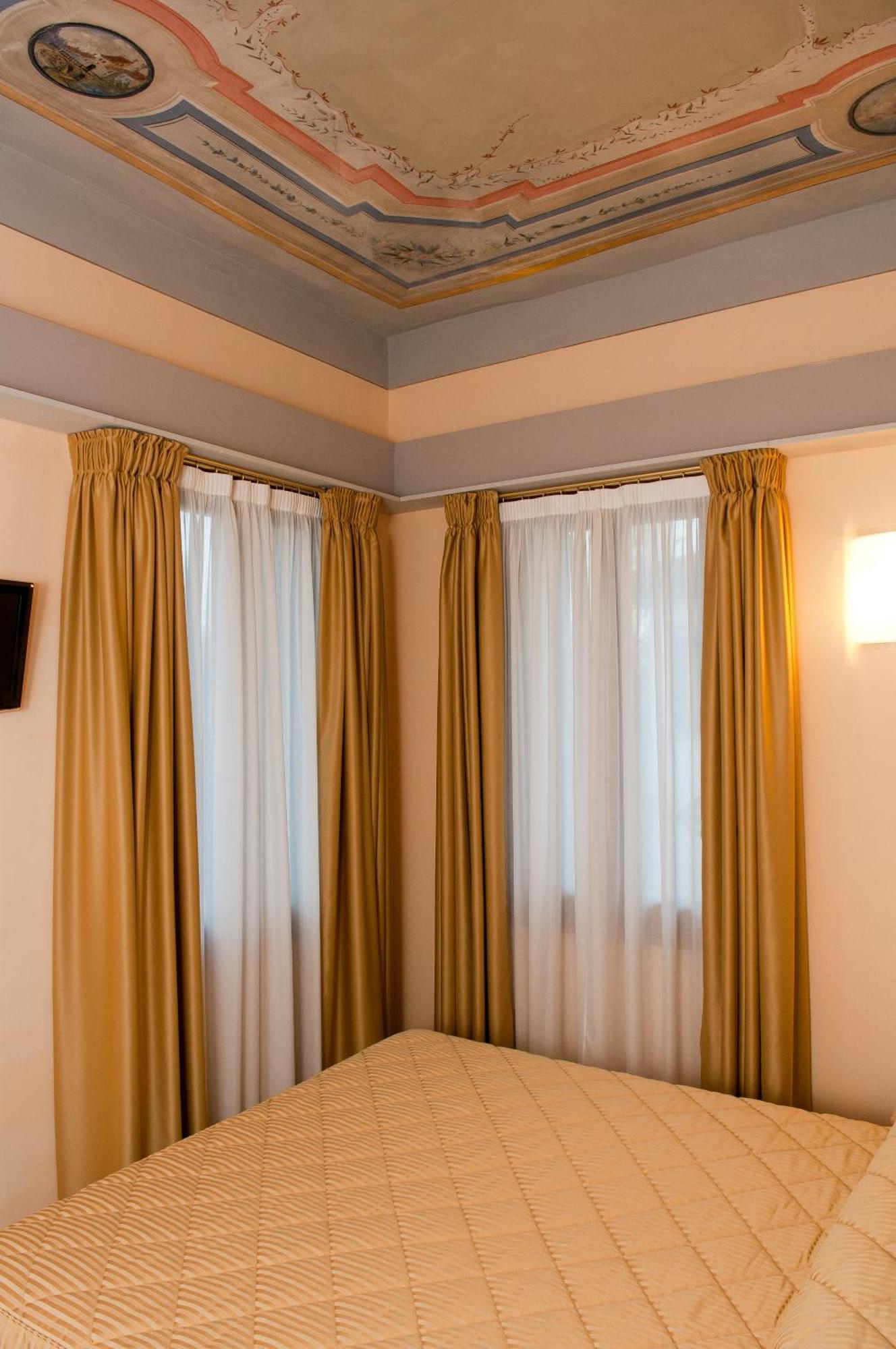 Hotel Villa Maternini 바졸라 객실 사진
