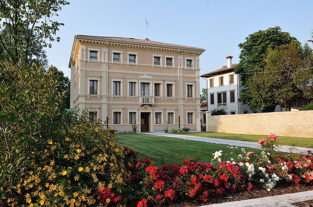 Hotel Villa Maternini 바졸라 외부 사진