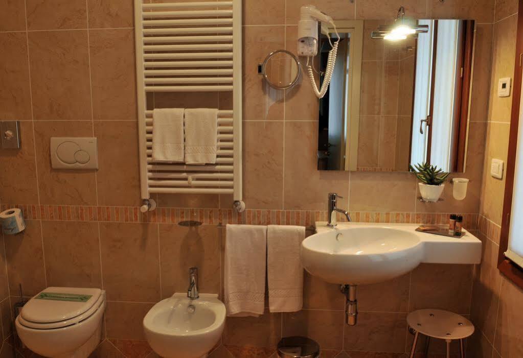 Hotel Villa Maternini 바졸라 외부 사진